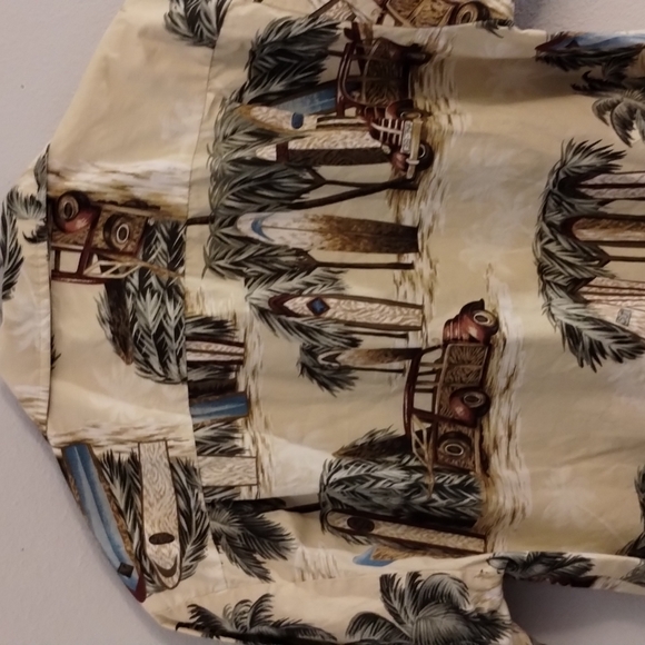 Rjc Made In Hawaii All Over Print Button-Down. - Picture 3 of 4